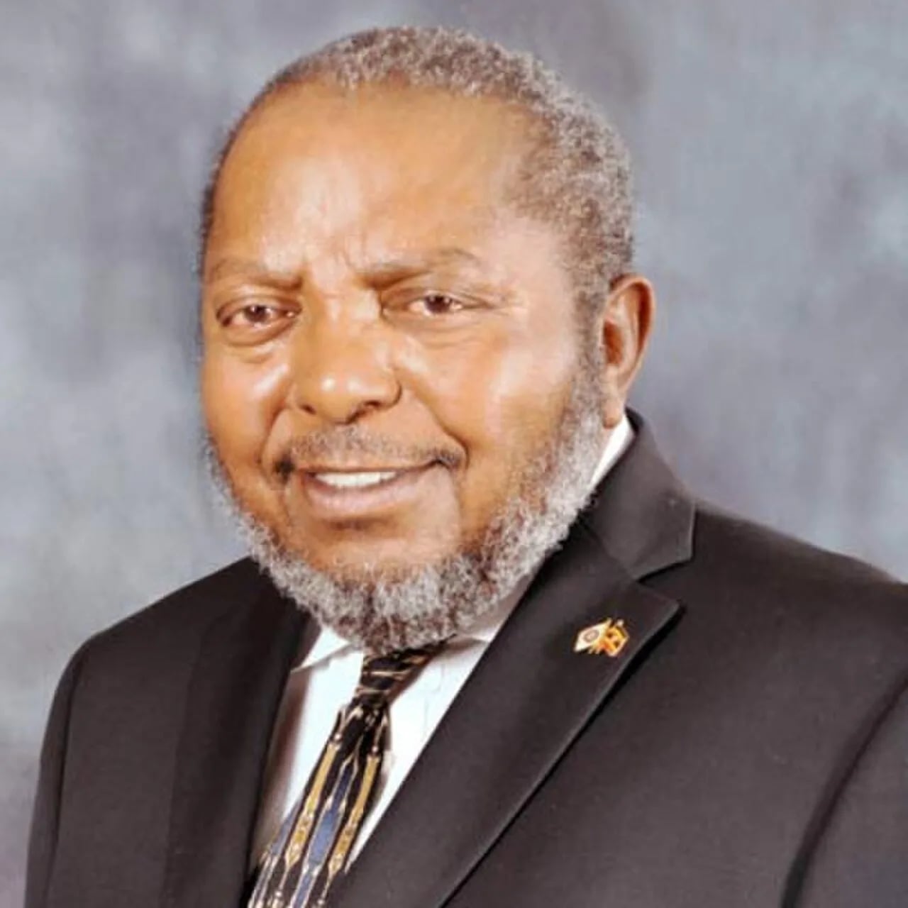 Porträt von Emmanuel Tumusiime-Mutebile (1949–2022) – Gedenkseite