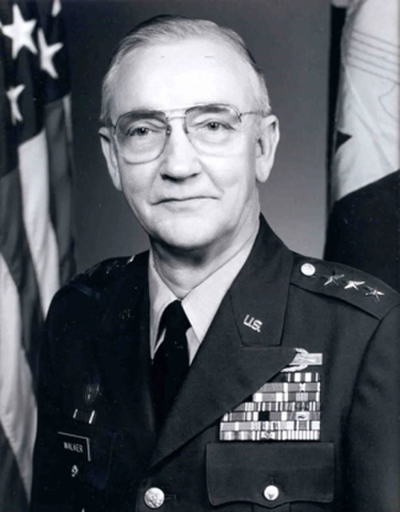Portrait of Emmett H. Walker Jr. (1924–2007) – memorial page
