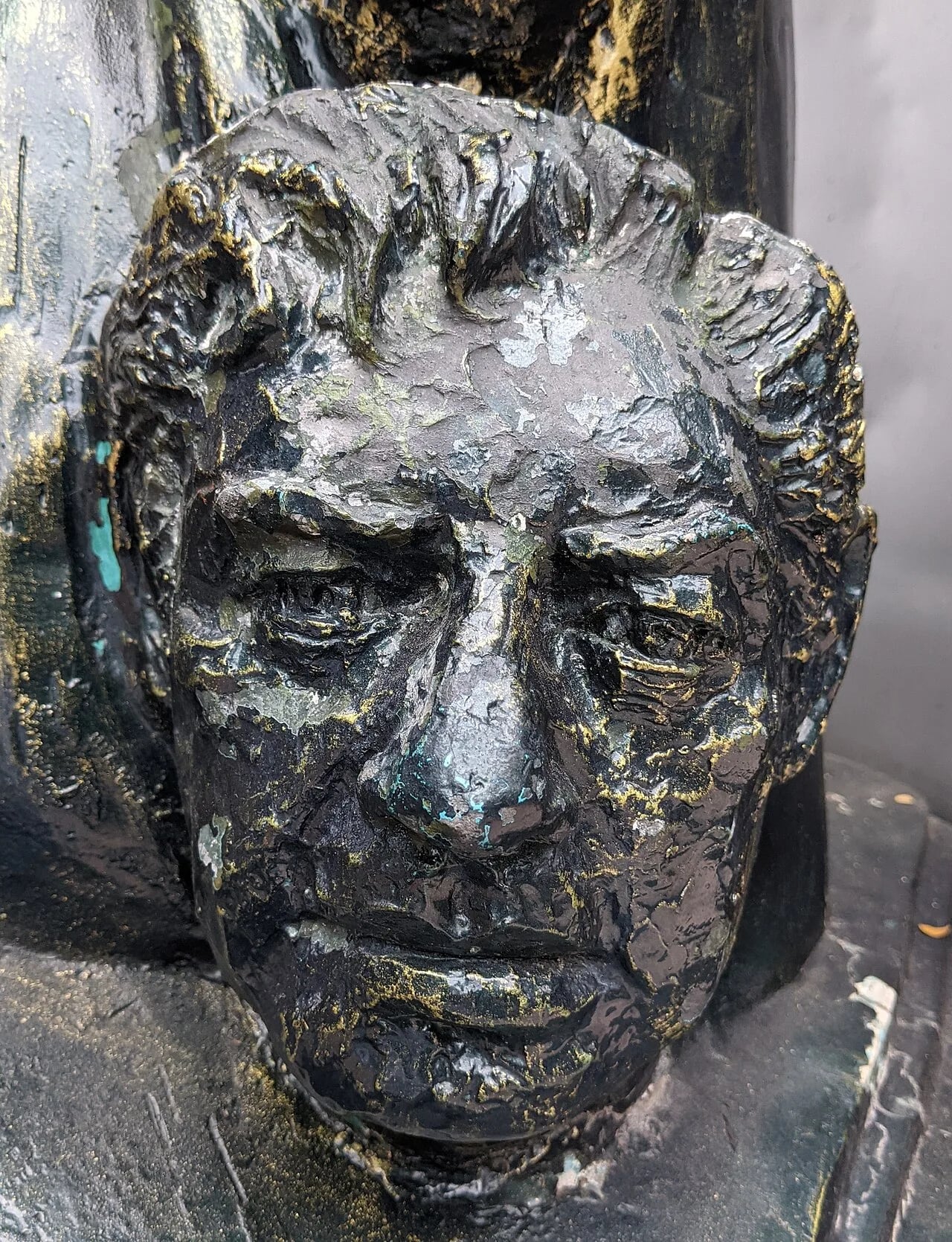 Portrait of Enrique Gil Gilbert (1912–1973) – memorial page