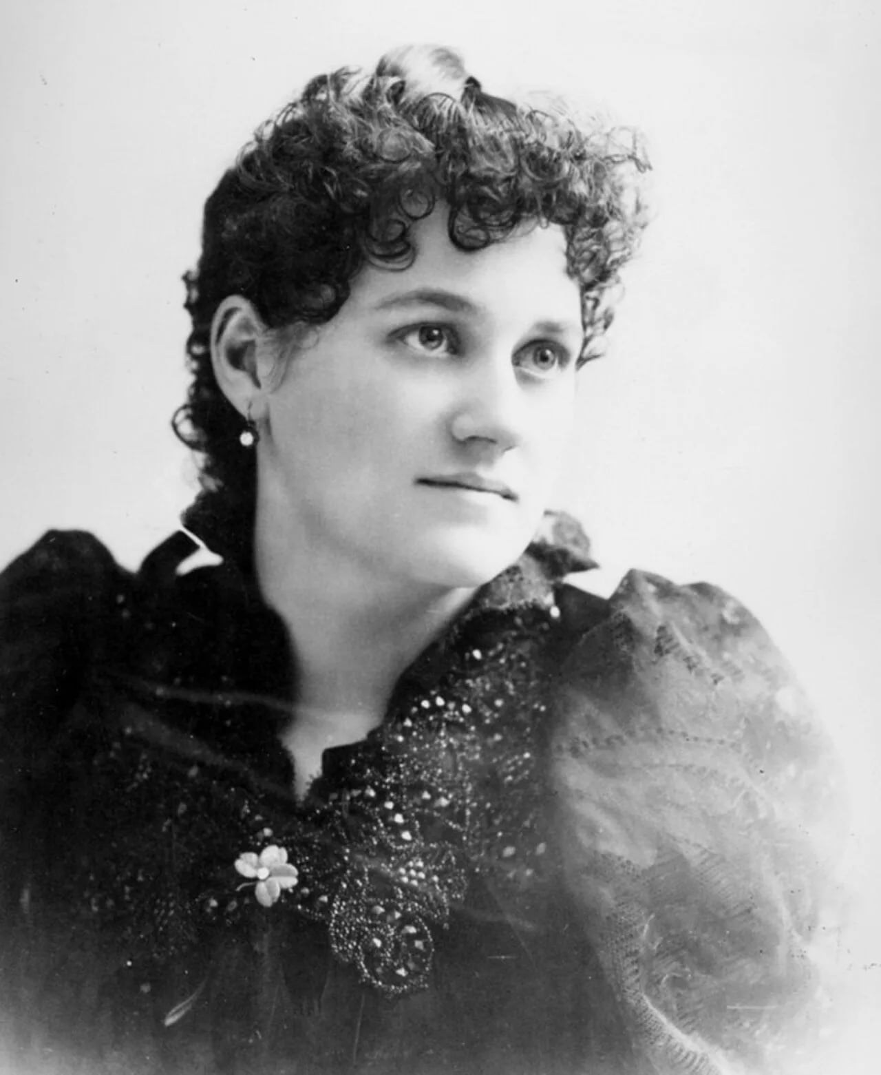 Portrait of Minnie Mossman Hill (1863–1946) – memorial page