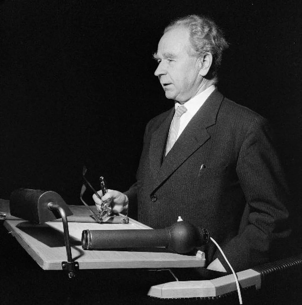 Portrait of Vilho Väisälä (1889–1969) – memorial page