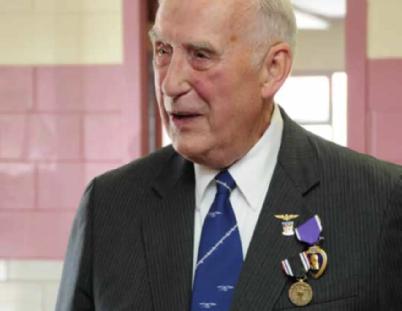 Porträt von Ernest C. Brace (1931–2014) – Gedenkseite