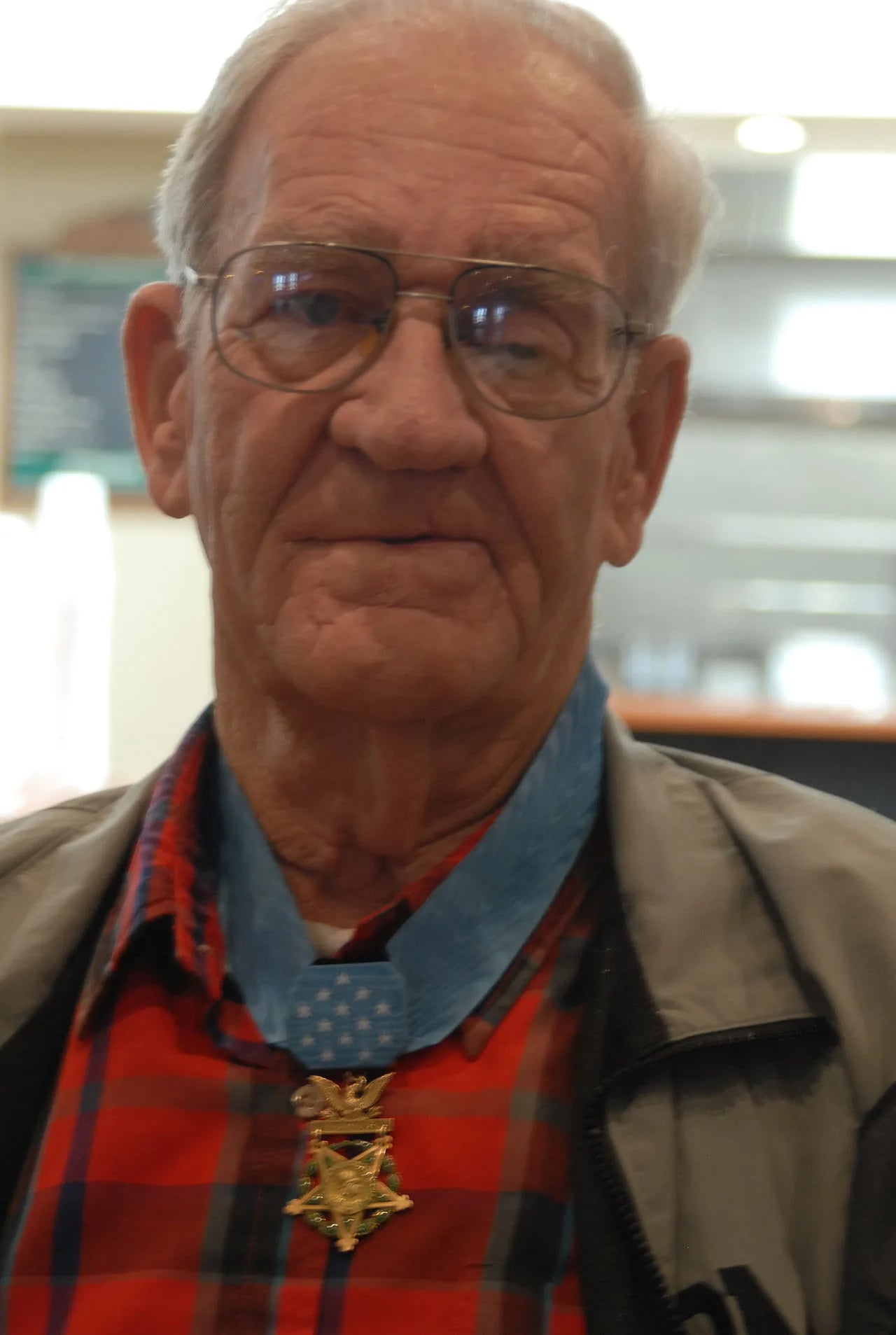Porträt von Ernest E. West (1931–2021) – Gedenkseite