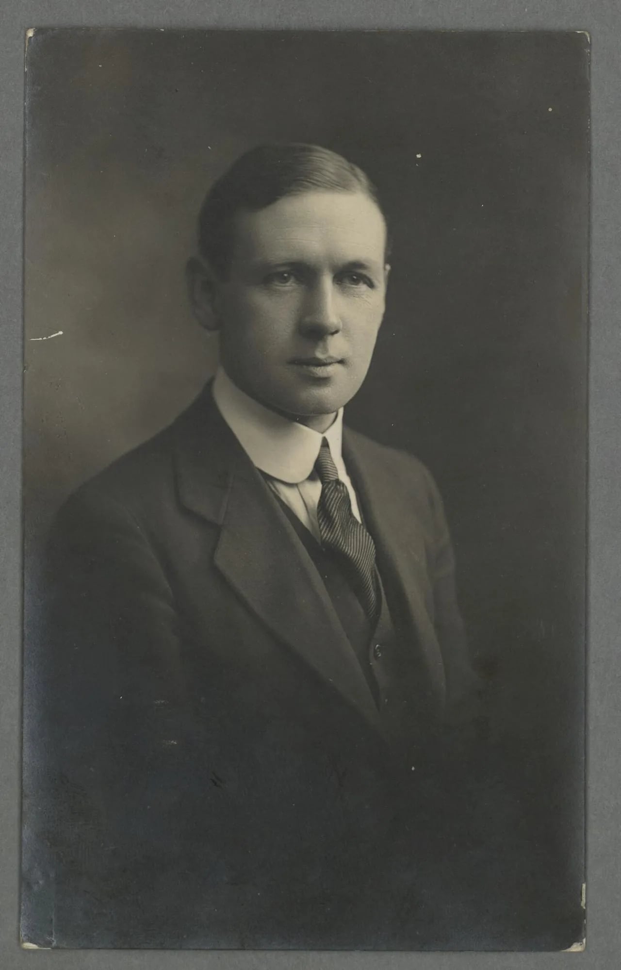 Porträt von Ernest Evans (1885–1965) – Gedenkseite