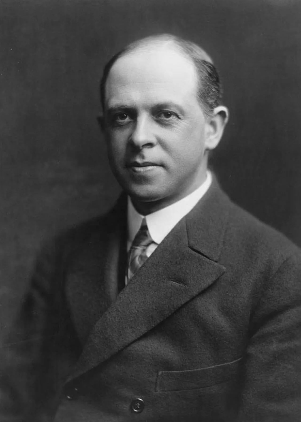 Portrait of Ernest Davis (1872–1962) – memorial page