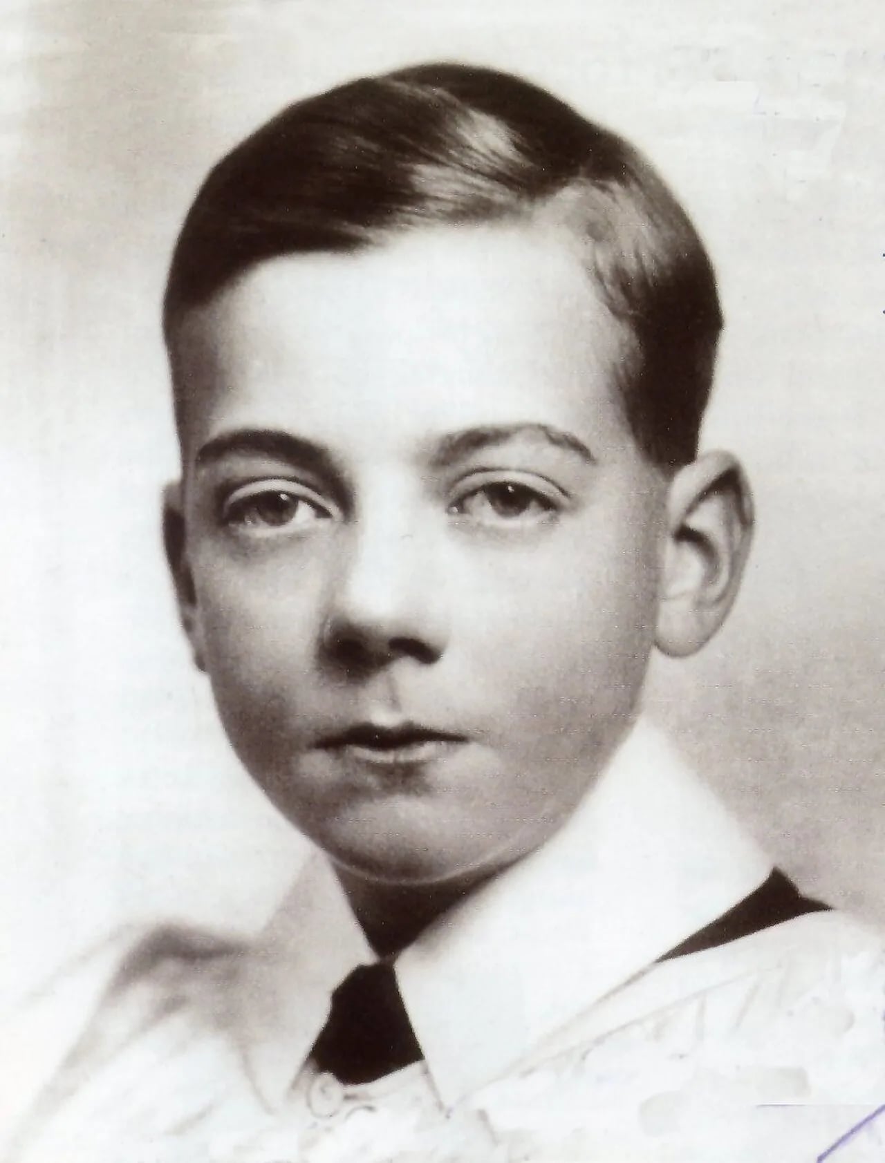 Portrait of Ernest Lough (1911–2000) – memorial page
