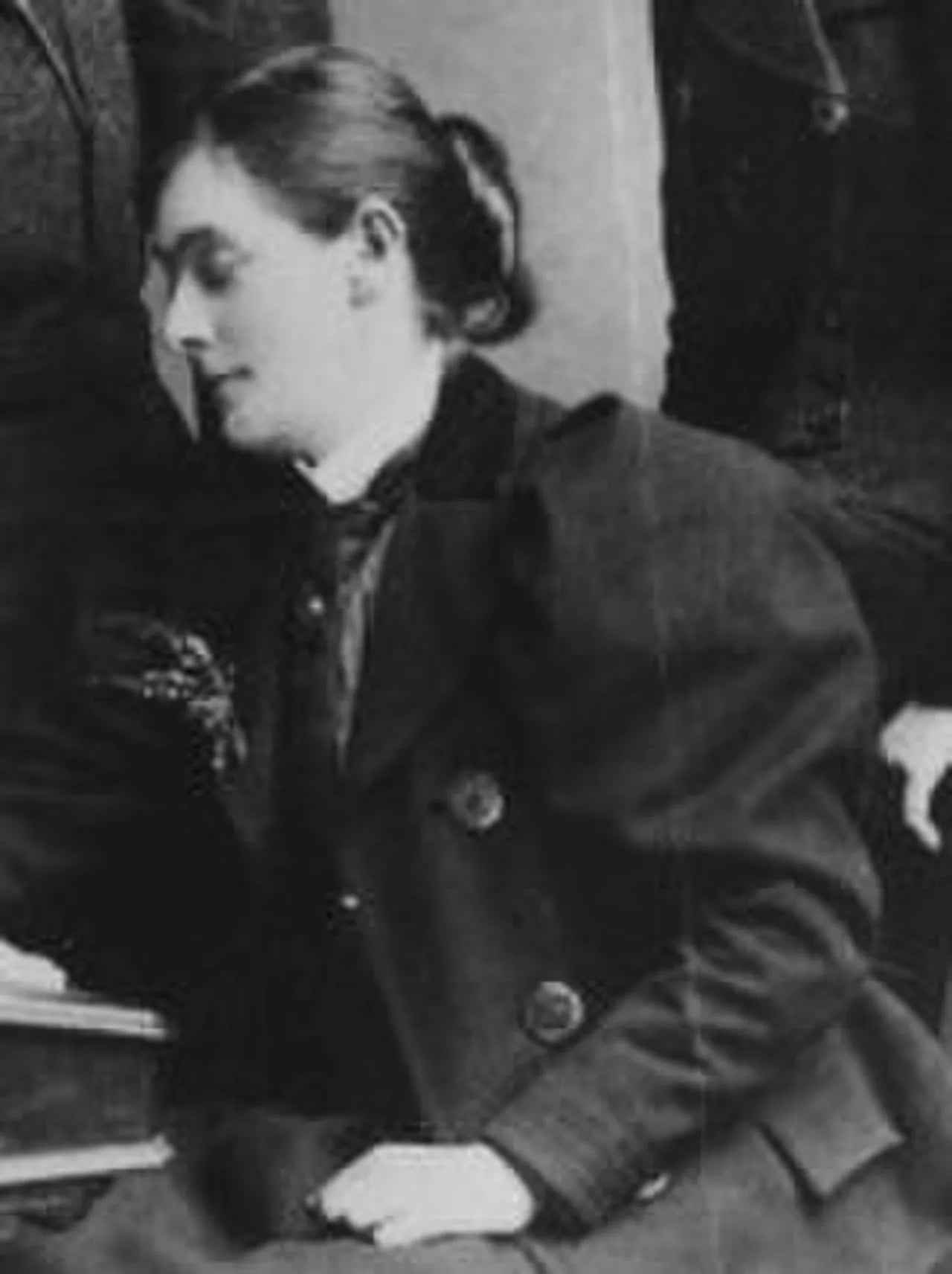 Portrait of Esther Roper (1868–1938) – memorial page