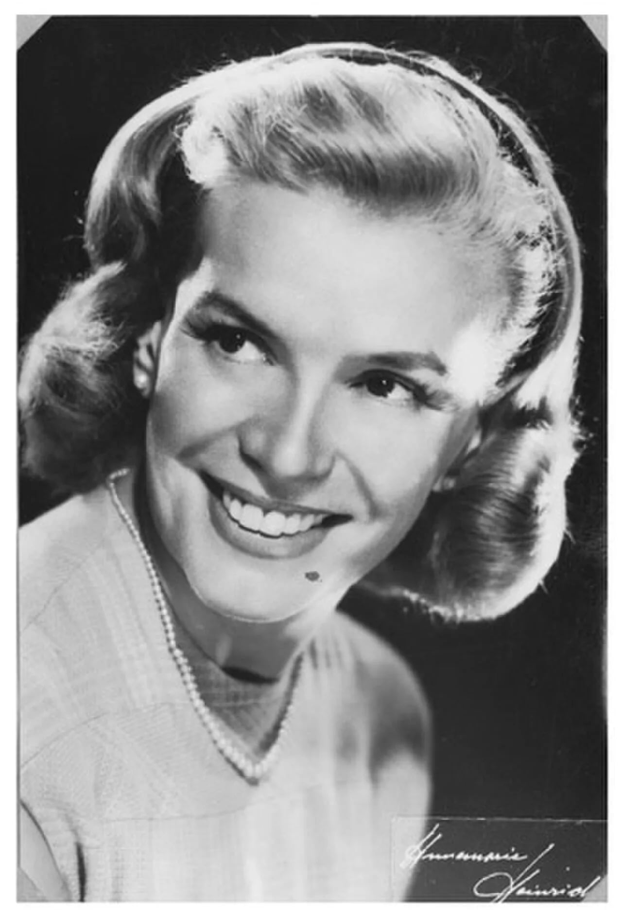 Portrait of Diana Ingro (1926–2017) – memorial page