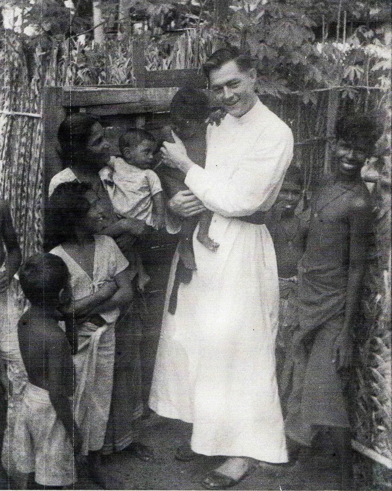 Portrait of Eugene John Hebert (1923–1990) – memorial page