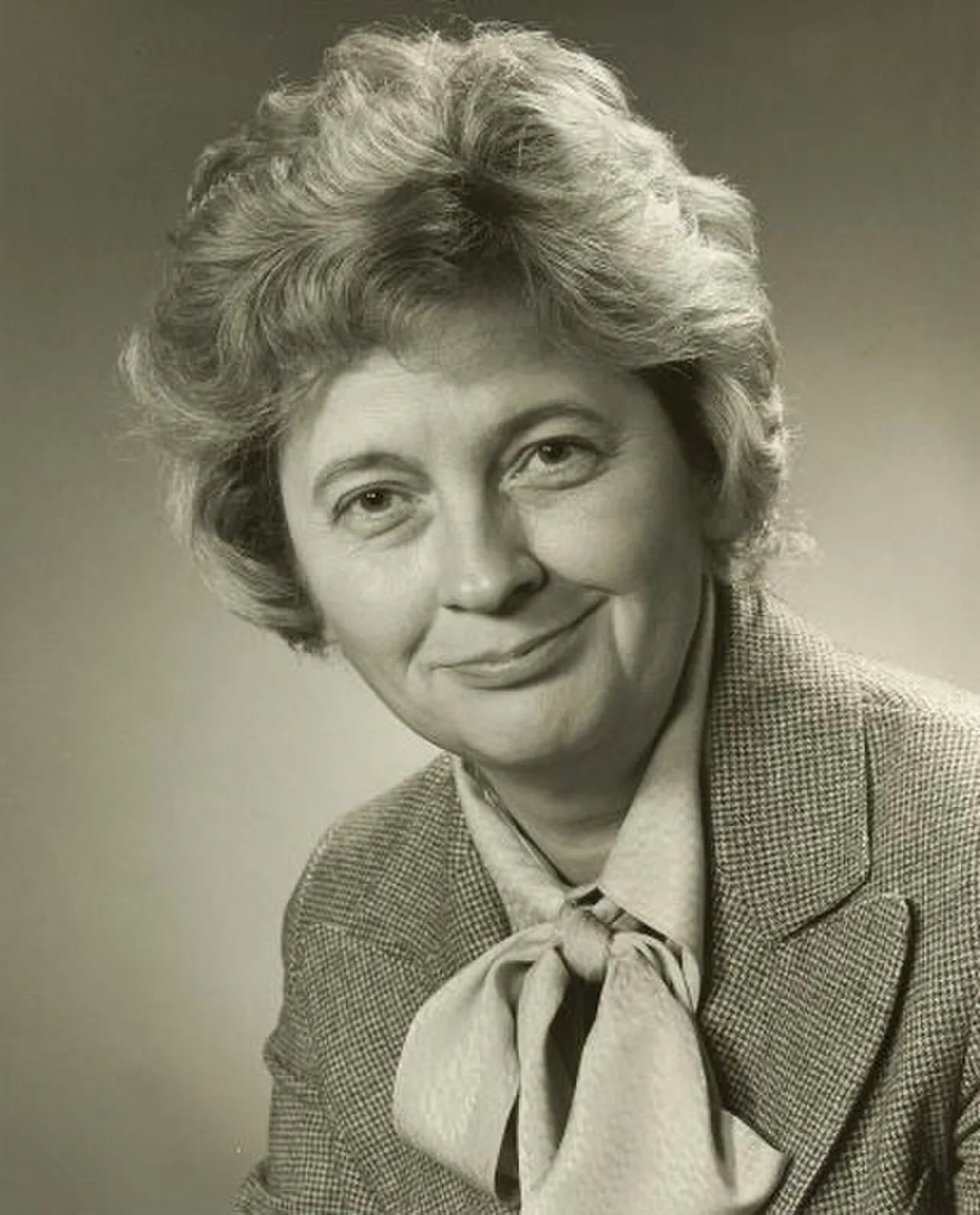 Portrait of Eula Bingham (1929–2020) – memorial page