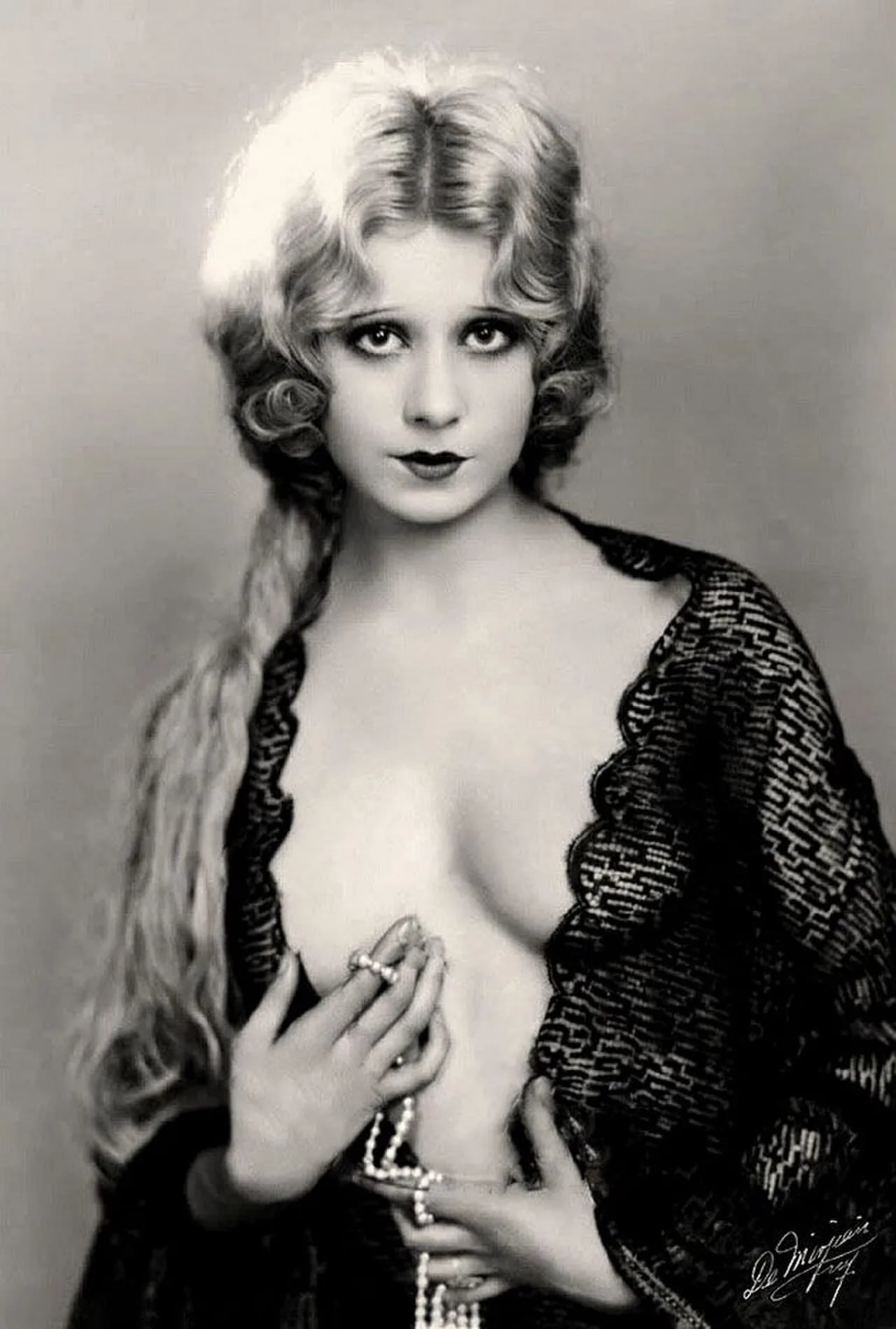 Portrait of Faith Bacon (1910–1956) – memorial page