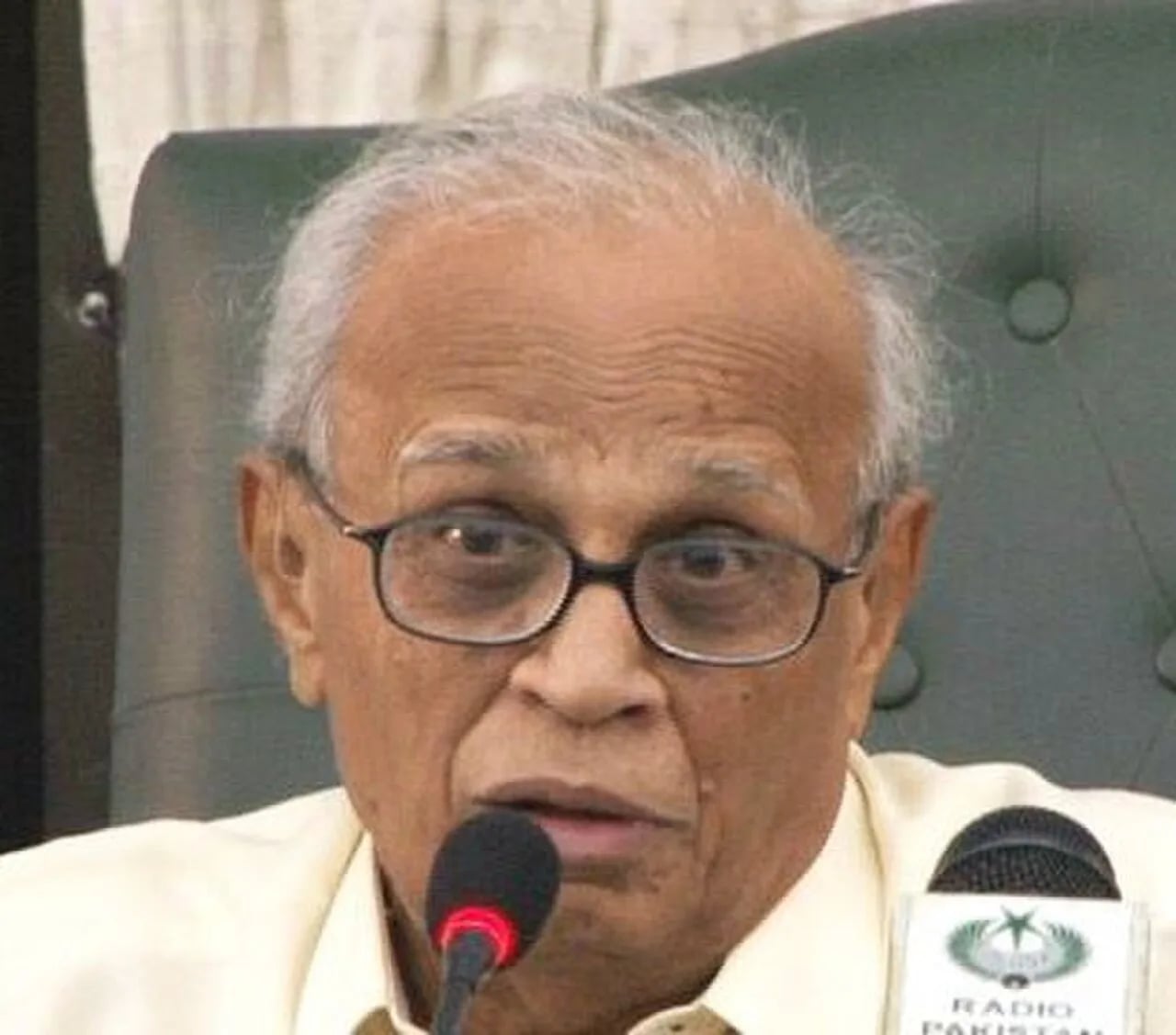 Porträt von Fakhruddin G. Ebrahim (1928–2020) – Gedenkseite