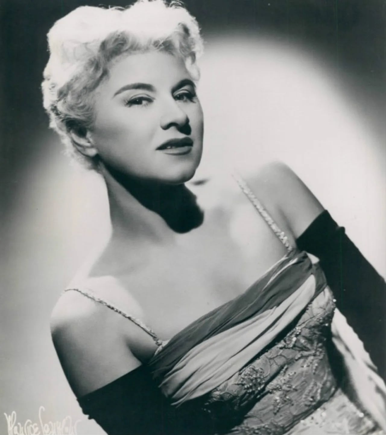 Portrait of Hildegarde Sell (1906–2005) – memorial page