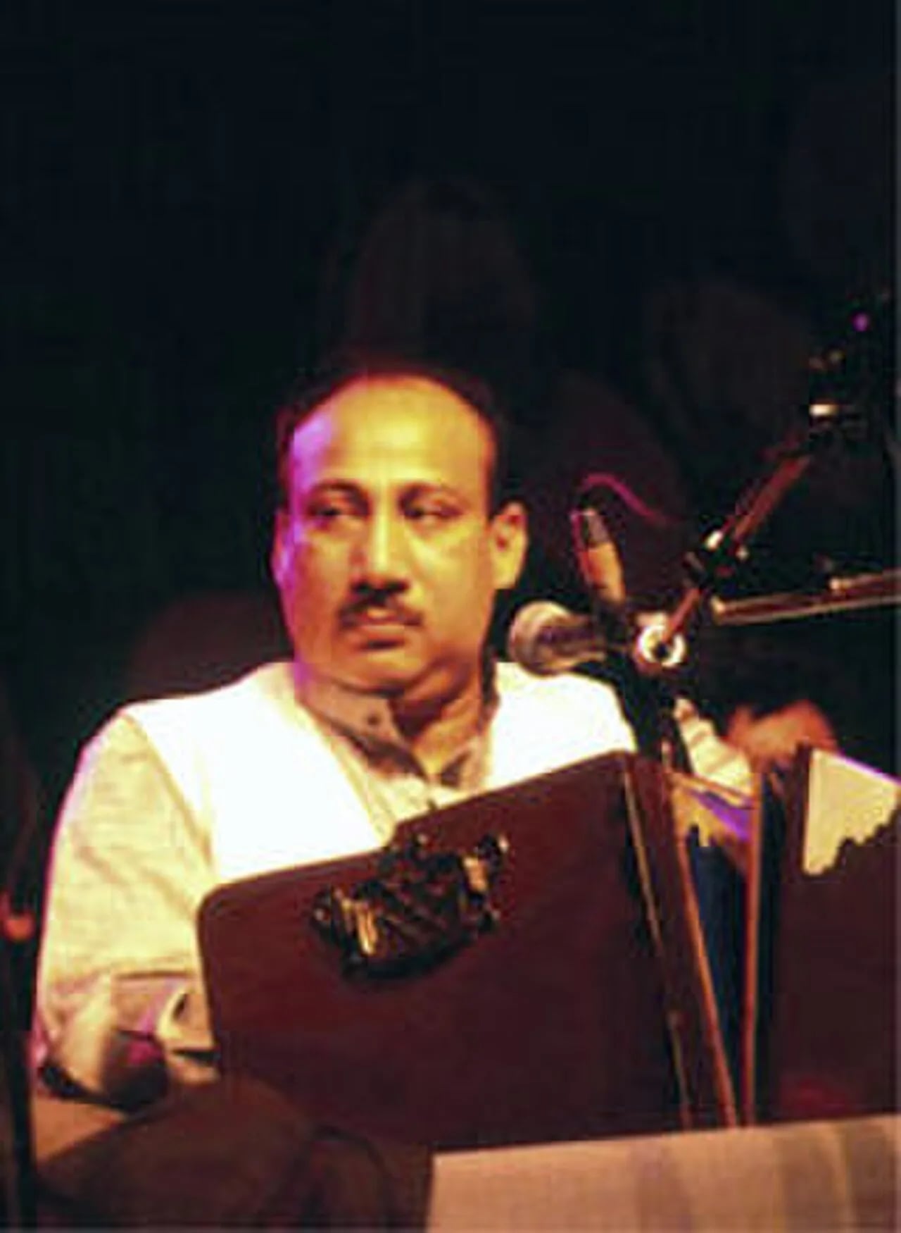 Portrait of Farrukh Fateh Ali Khan (1952–2003) – memorial page
