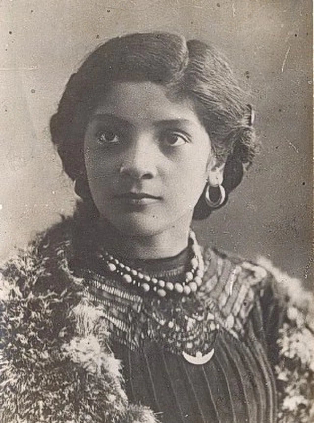 Porträt von Fatma Muxtarova (1893–1972) – Gedenkseite