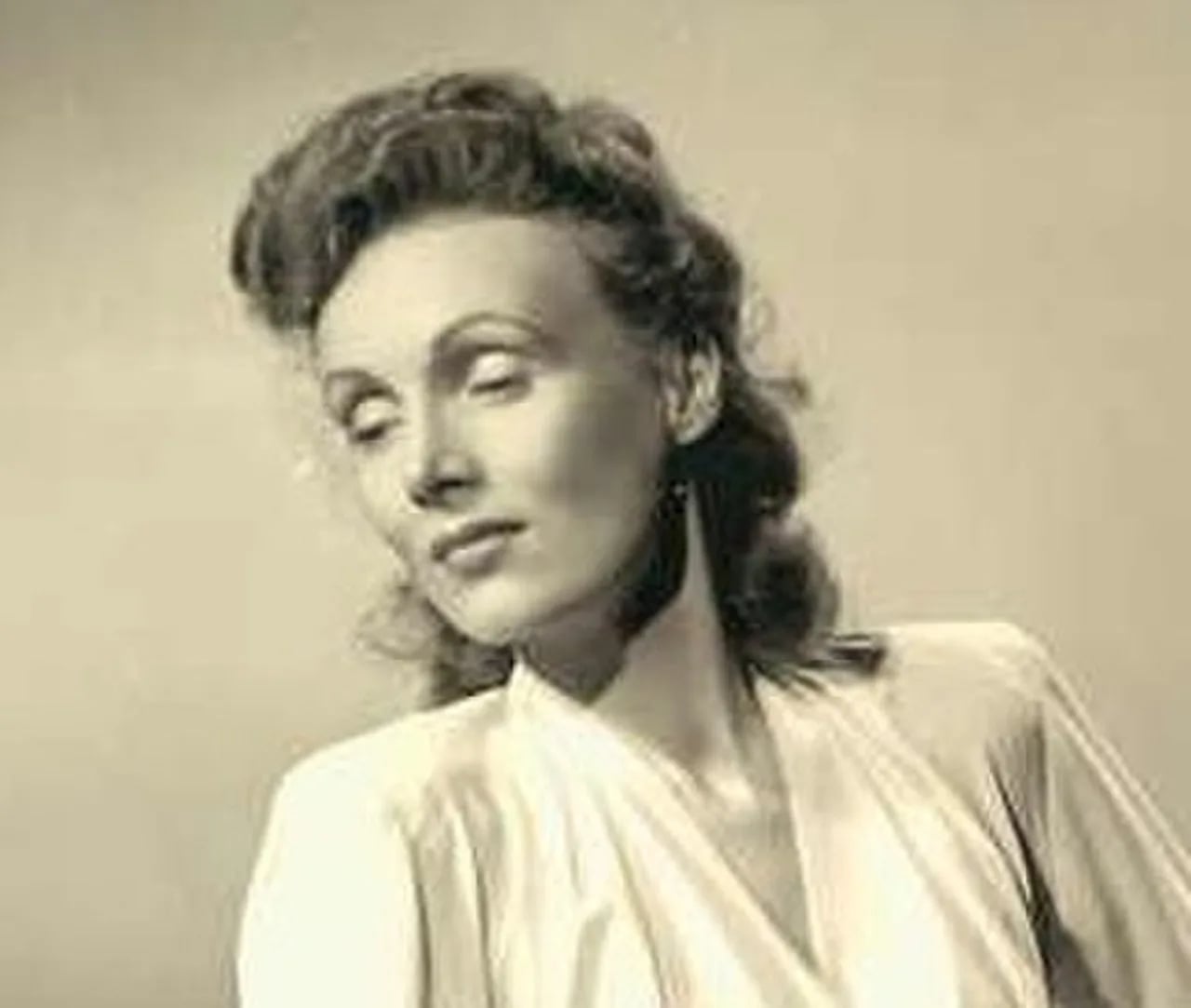 Portrait of Fern Persons (1910–2012) – memorial page