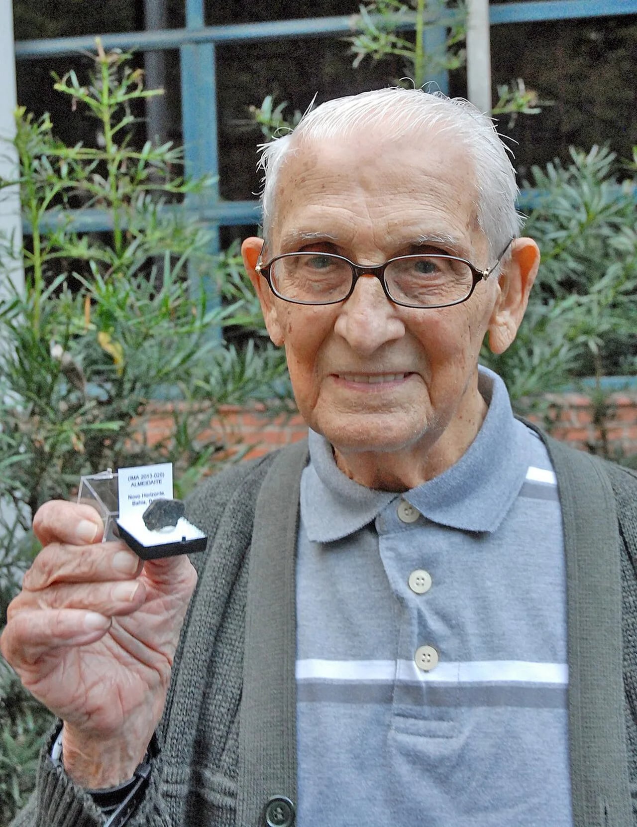 Porträt von Fernando Flávio Marques de Almeida (1916–2013) – Gedenkseite