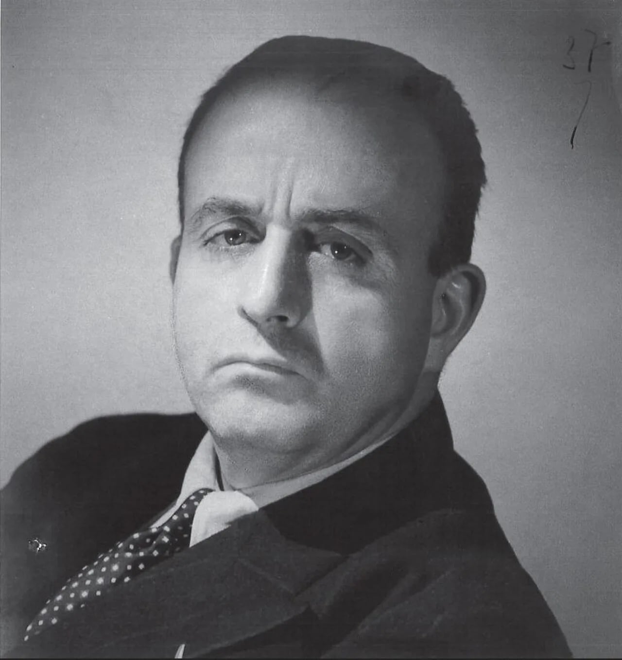 Porträt von Eugène Deloncle (1890–1944) – Gedenkseite