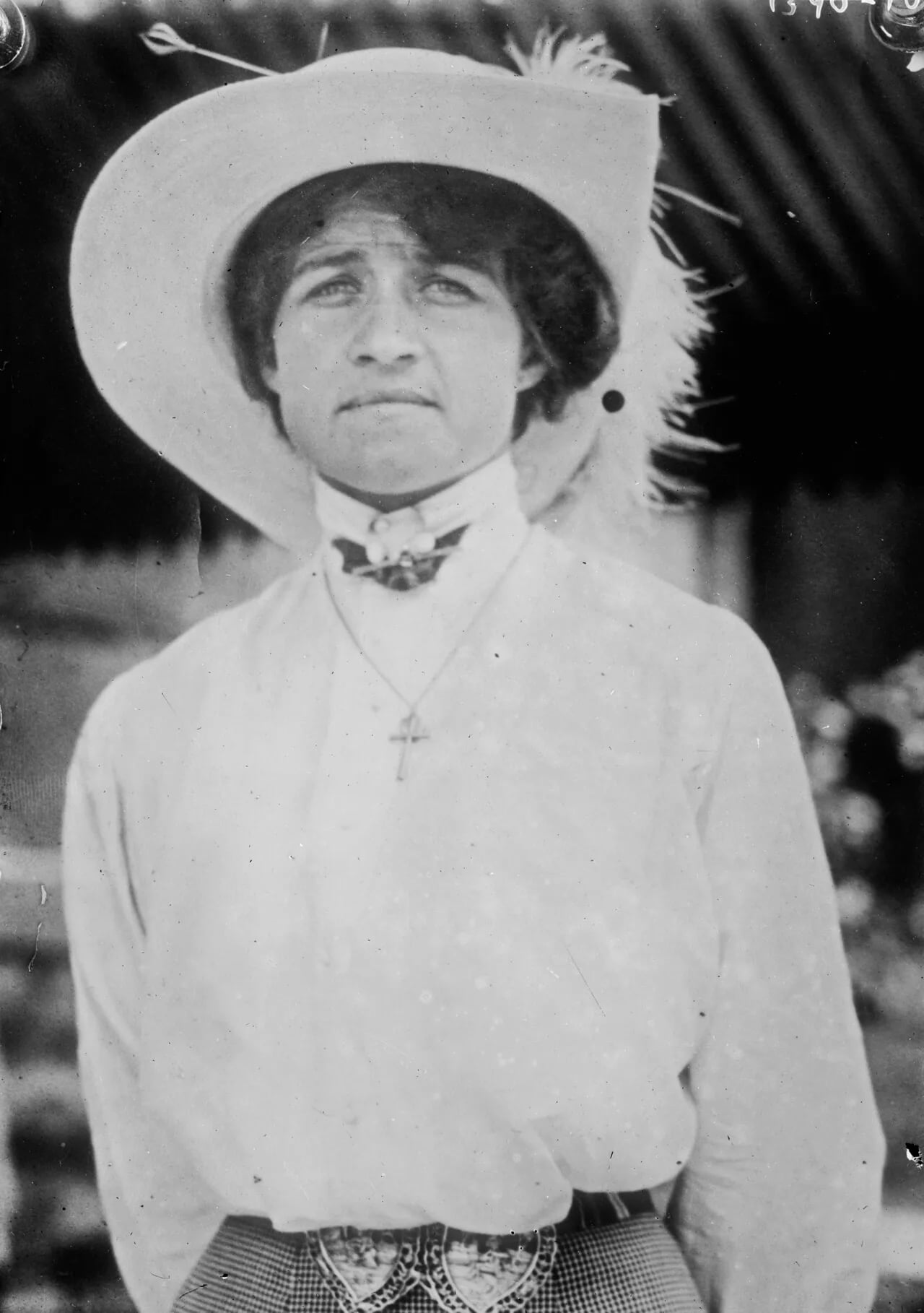 Portrait of May Sutton (1886–1975) – memorial page