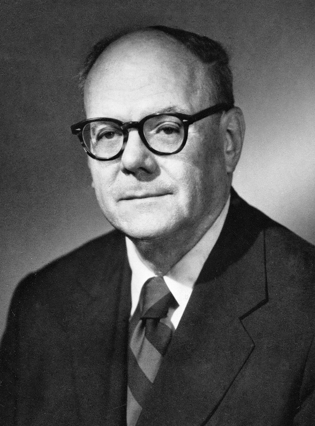 Portrait of Forrest Pogue (1912–1996) – memorial page