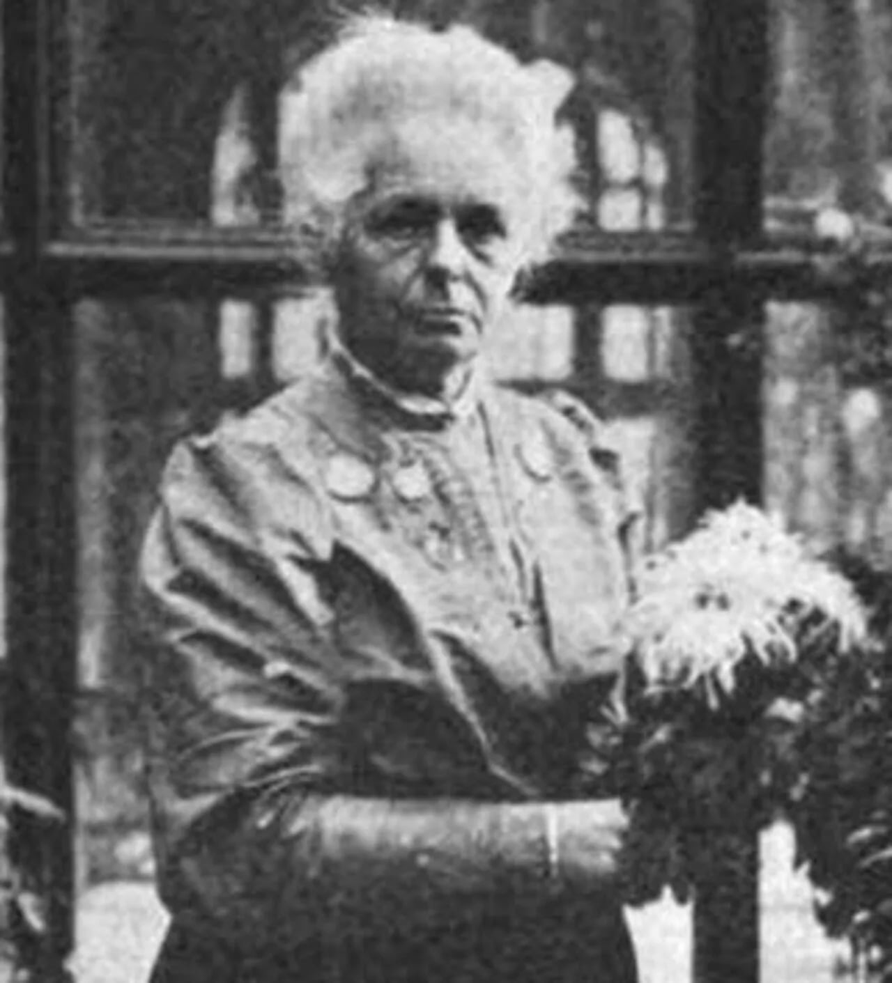 Portrait of Frances Dove (1847–1942) – memorial page