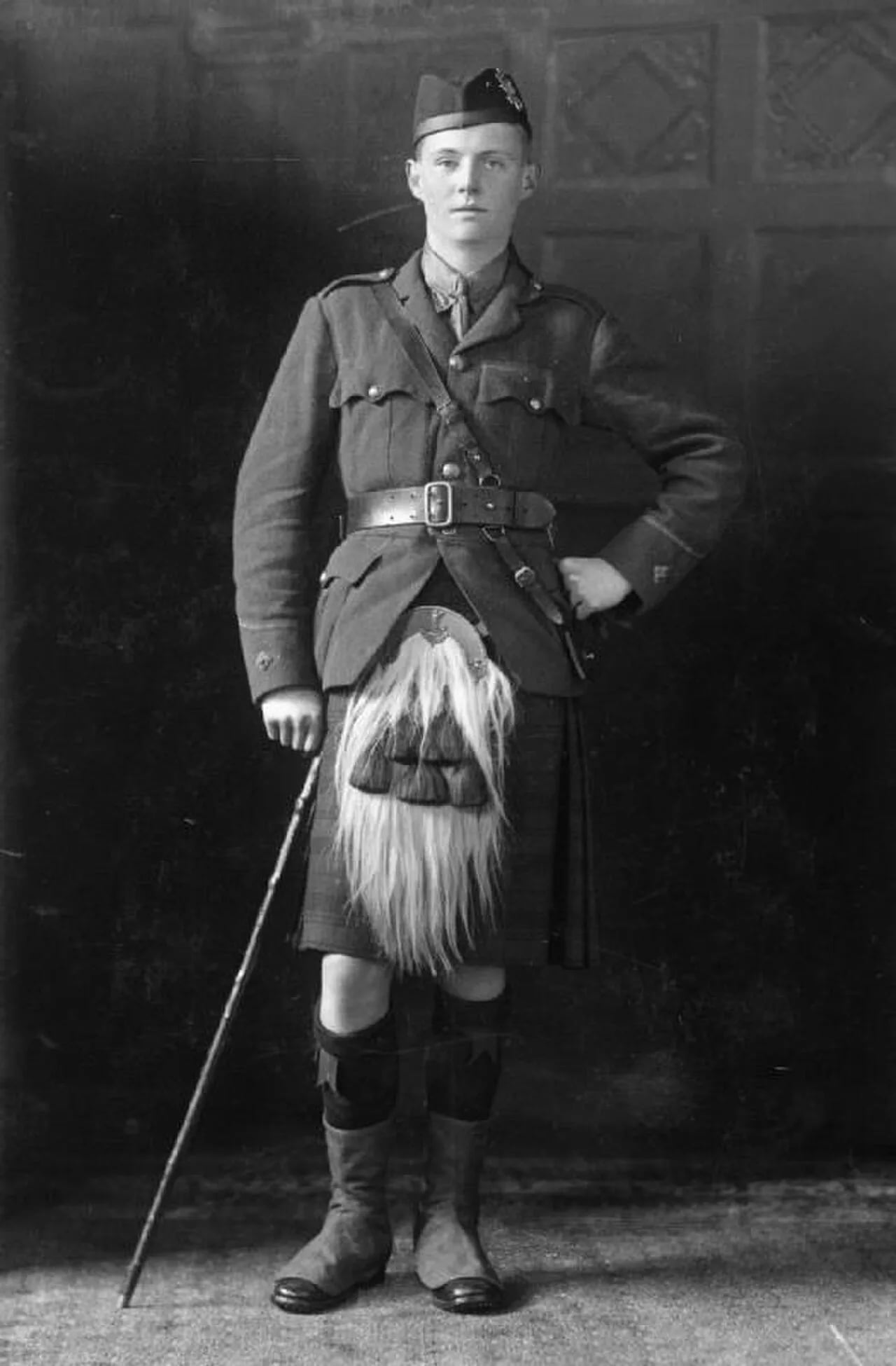 Porträt von Francis Douglas, 11th Marquess of Queensberry (1896–1954) – Gedenkseite