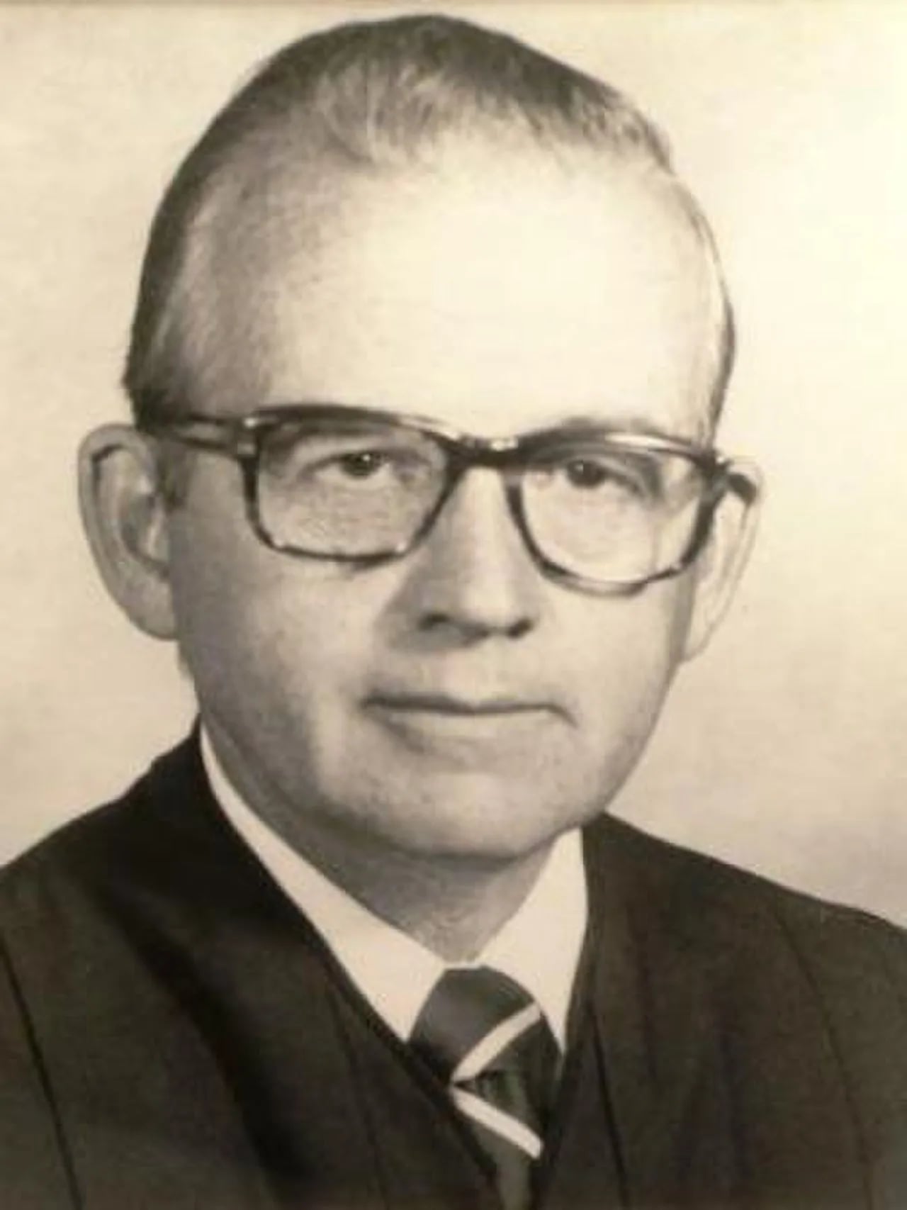 Porträt von Francis Joseph Boyle (1927–2006) – Gedenkseite