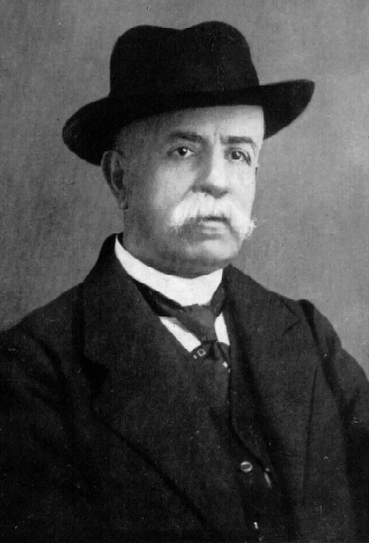 Portrait of Gregorio Ricci-Curbastro (1853–1925) – memorial page