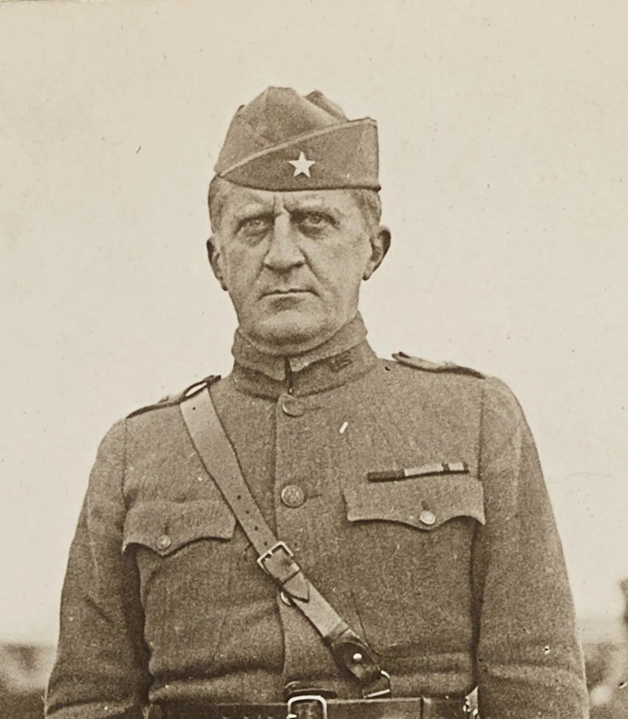 Porträt von Francis Marshall (1867–1922) – Gedenkseite