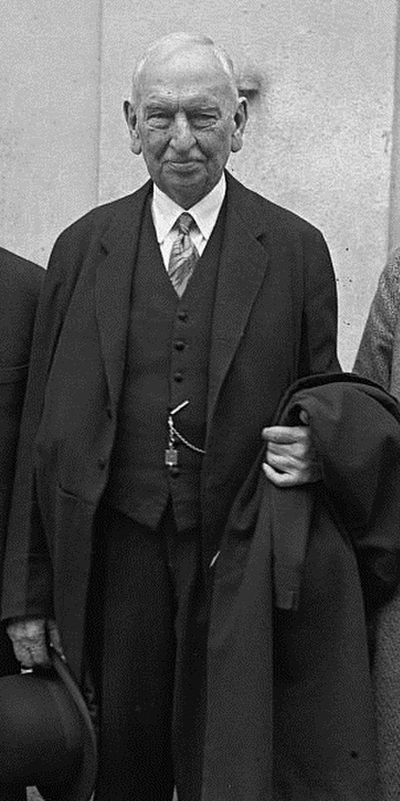 Portrait of Francis Seiberling (1870–1945) – memorial page