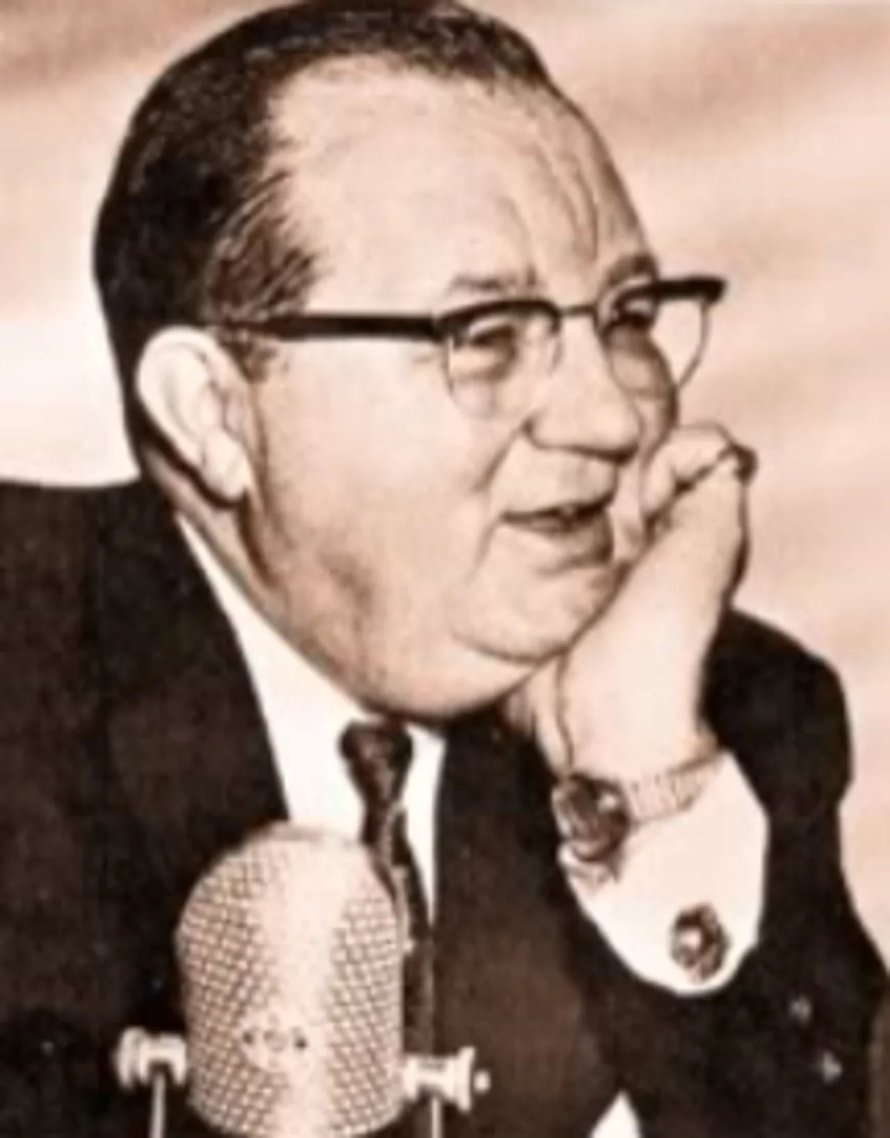 Porträt von Frank Edwards (1908–1967) – Gedenkseite