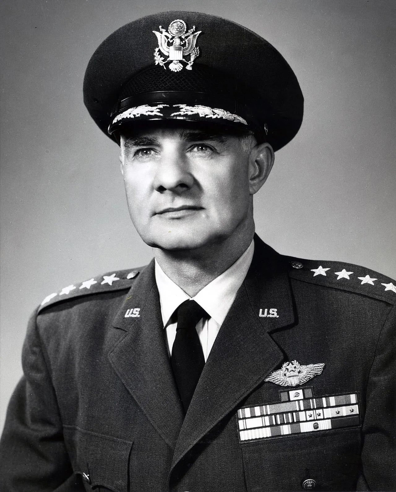 Portrait of Frank F. Everest (1904–1983) – memorial page