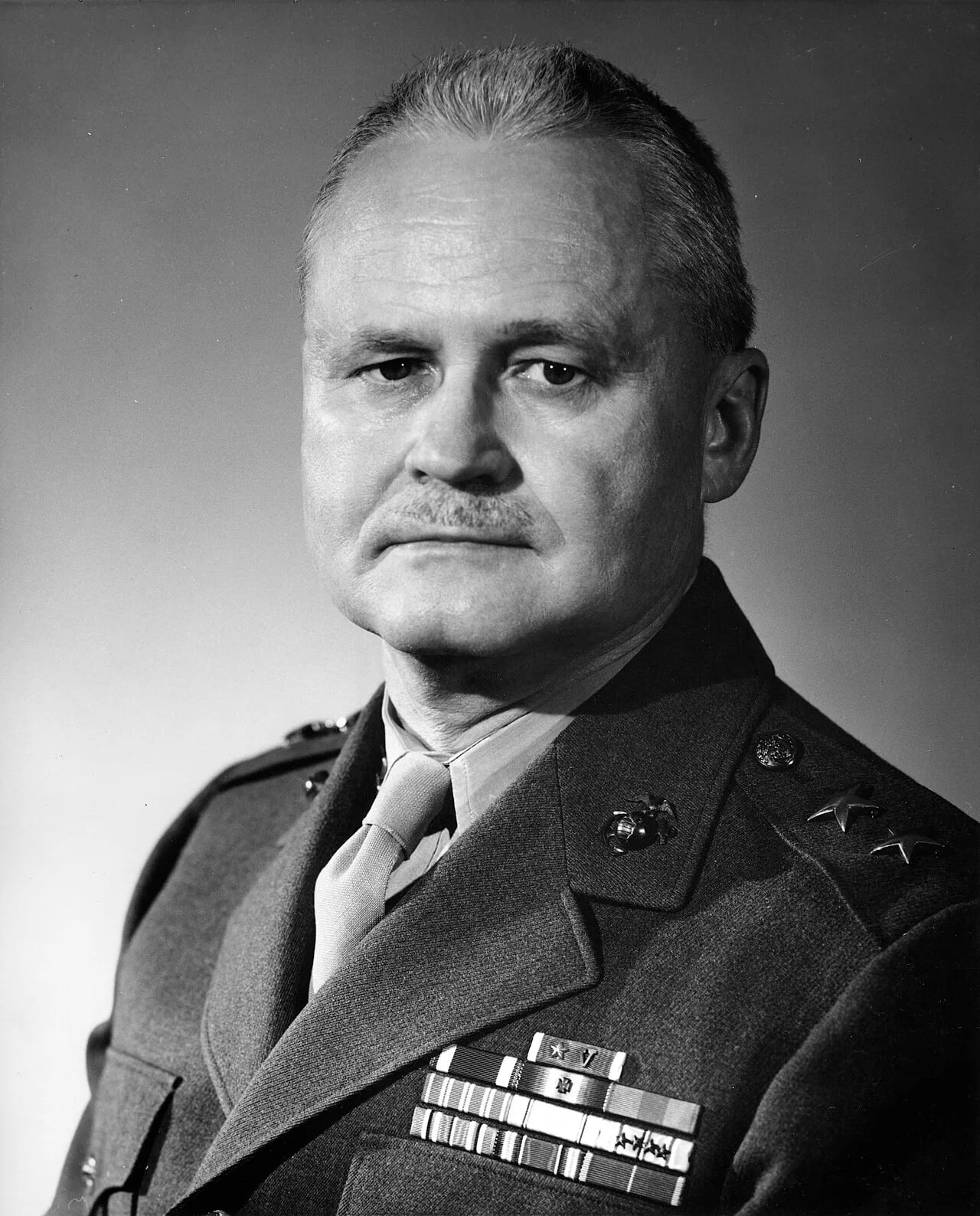 Portrait of Henry D. Linscott (1894–1973) – memorial page