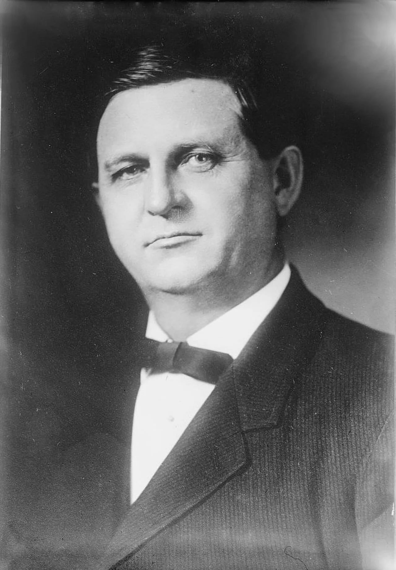 Portrait of Frank O. Hellstrom (1866–1931) – memorial page
