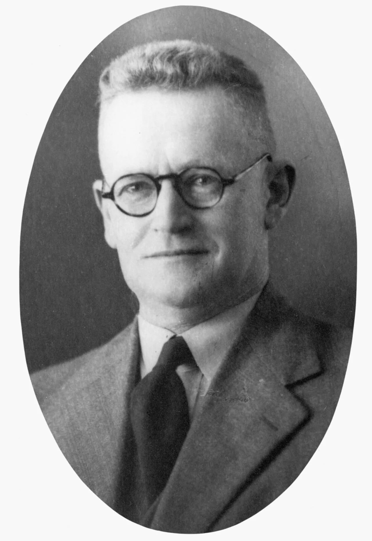 Portrait of Frank Wise (1897–1986) – memorial page