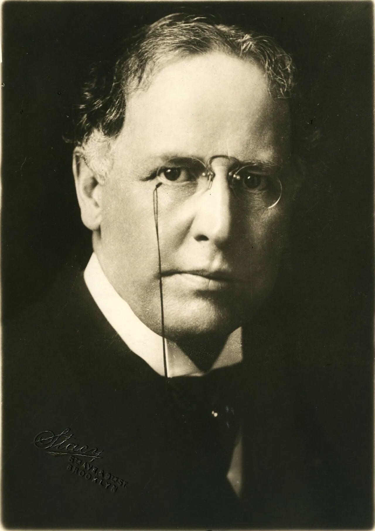 Porträt von Van Dyke Brooke (1859–1921) – Gedenkseite