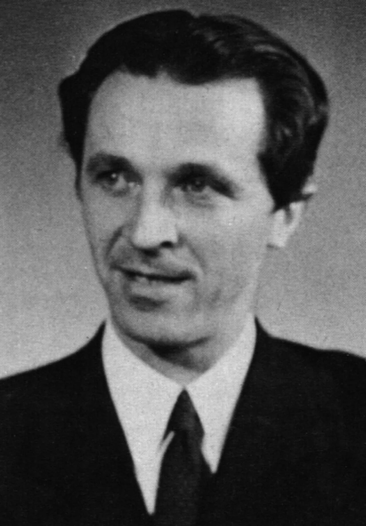 Portrait of Kalervo Hämäläinen (1917–2015) – memorial page