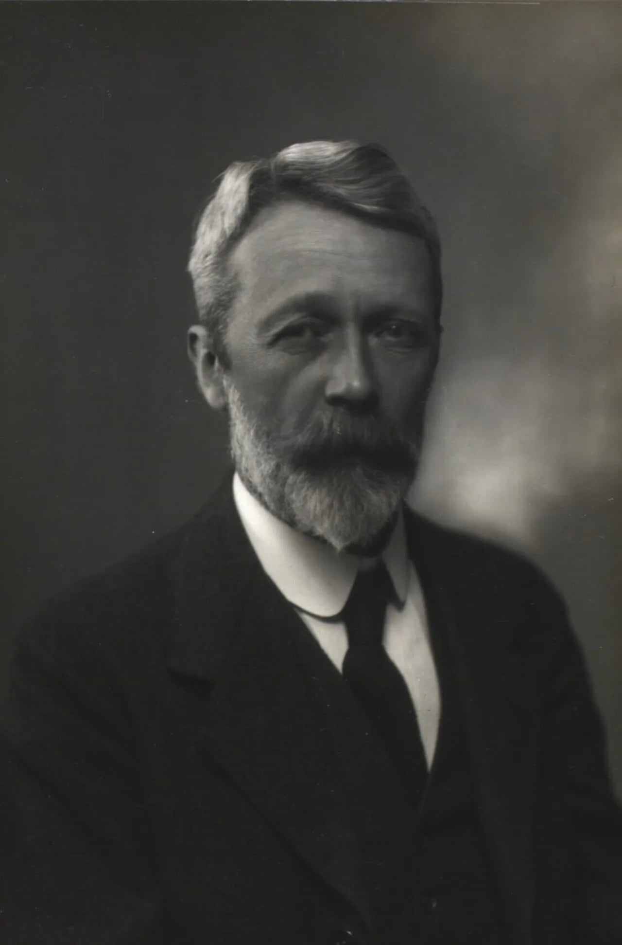 Porträt von Frederik Carl Gram Schrøder (1866–1936) – Gedenkseite