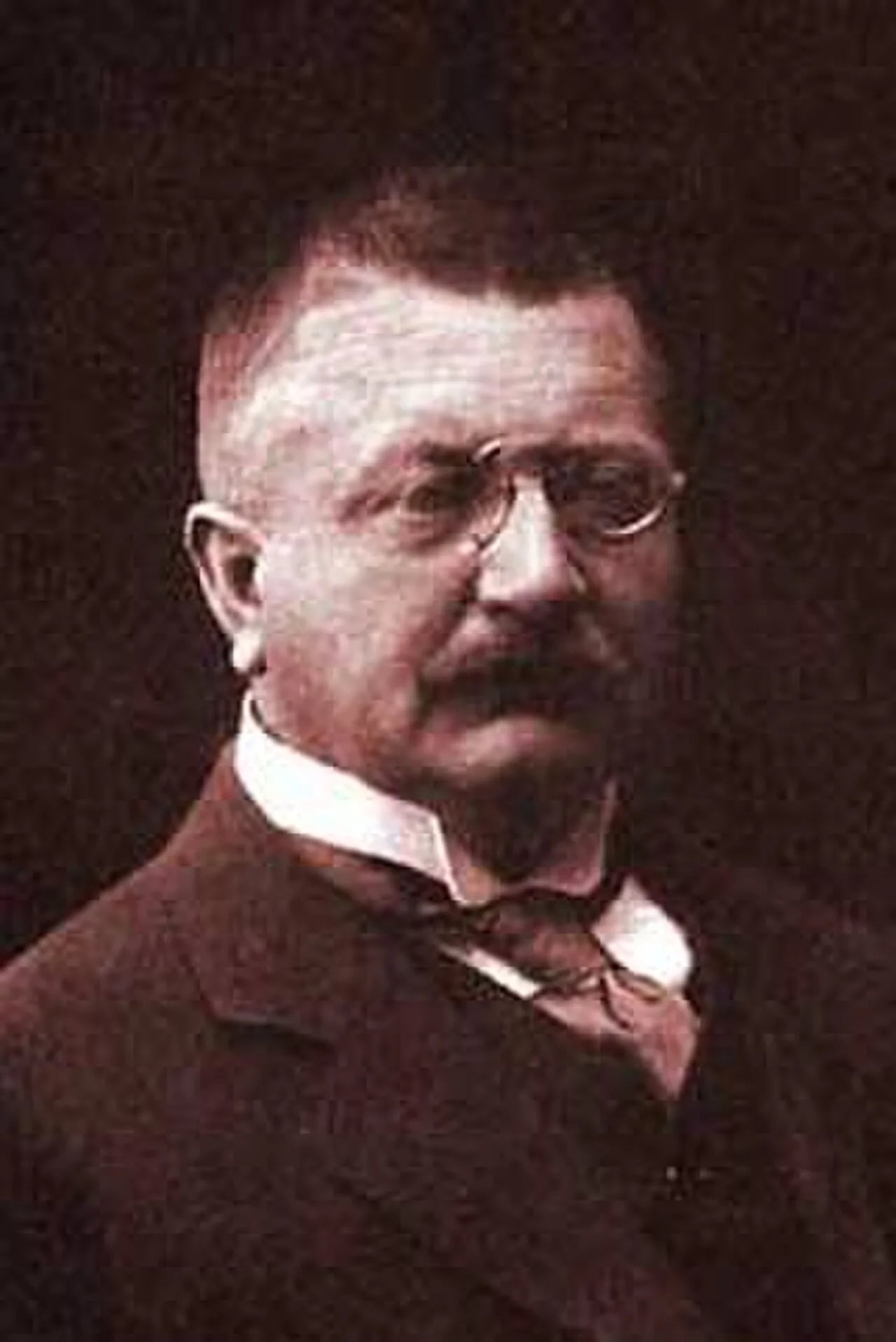 Portrait of Fredrik Stang Lund (1859–1922) – memorial page