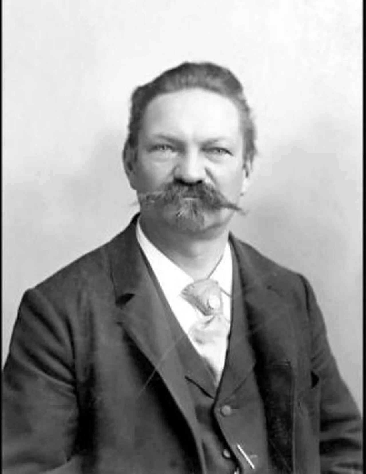Portrait of Friedrich Wilhelm Heine (1845–1921) – memorial page