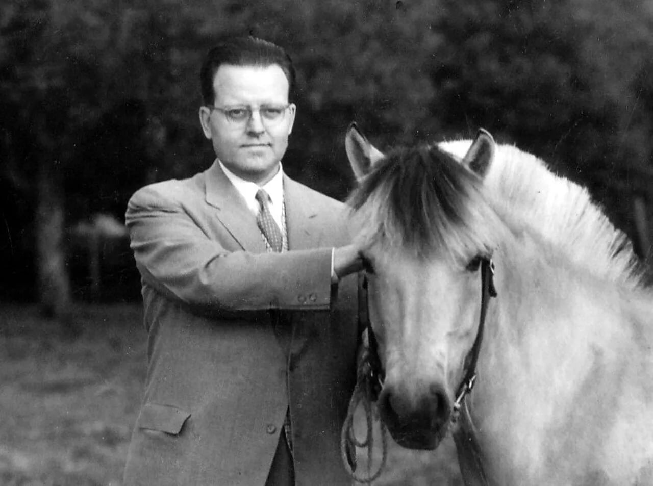 Portrait of Gabriel Hauge (1914–1981) – memorial page