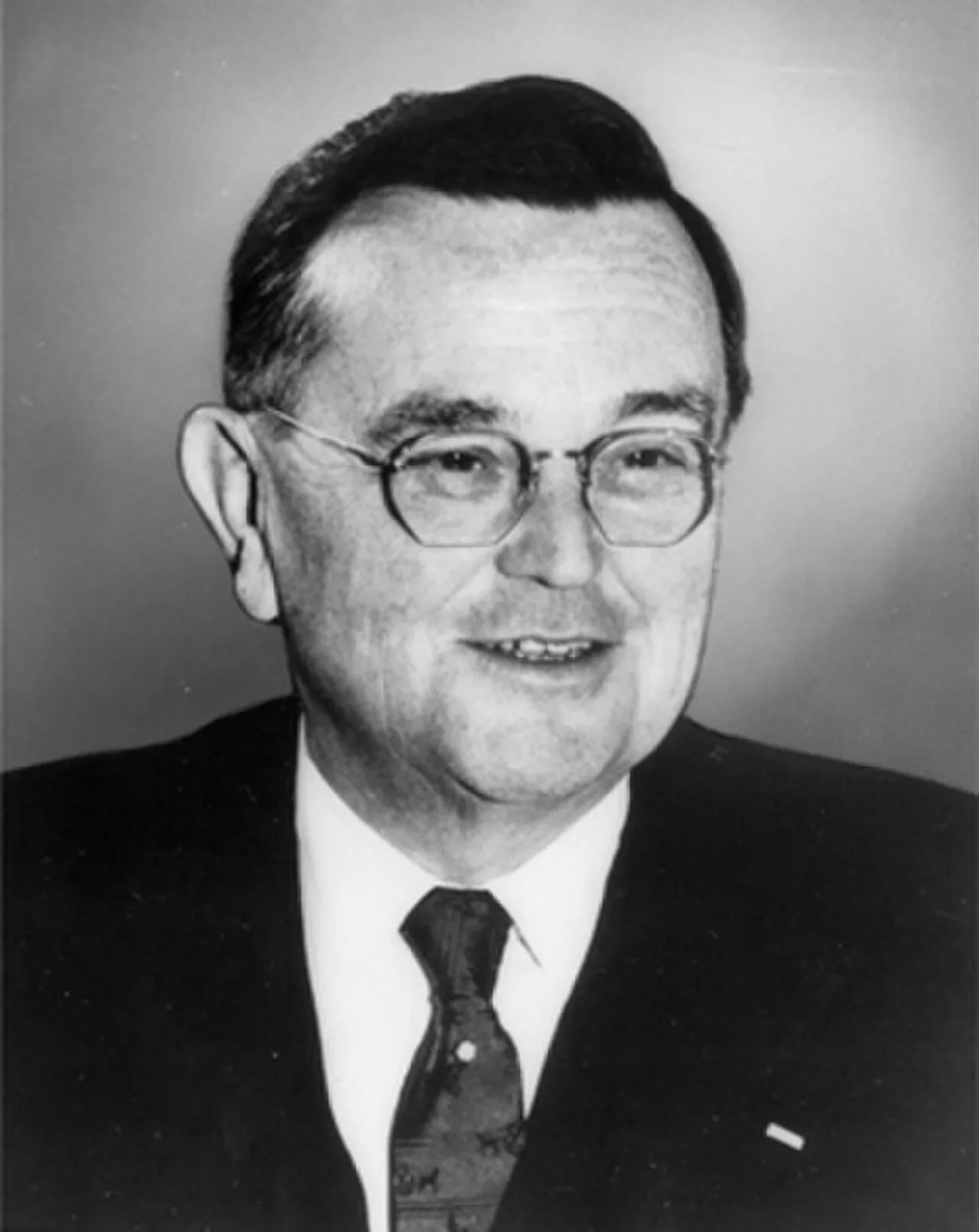 Portrait of Games Slayter (1896–1964) – memorial page