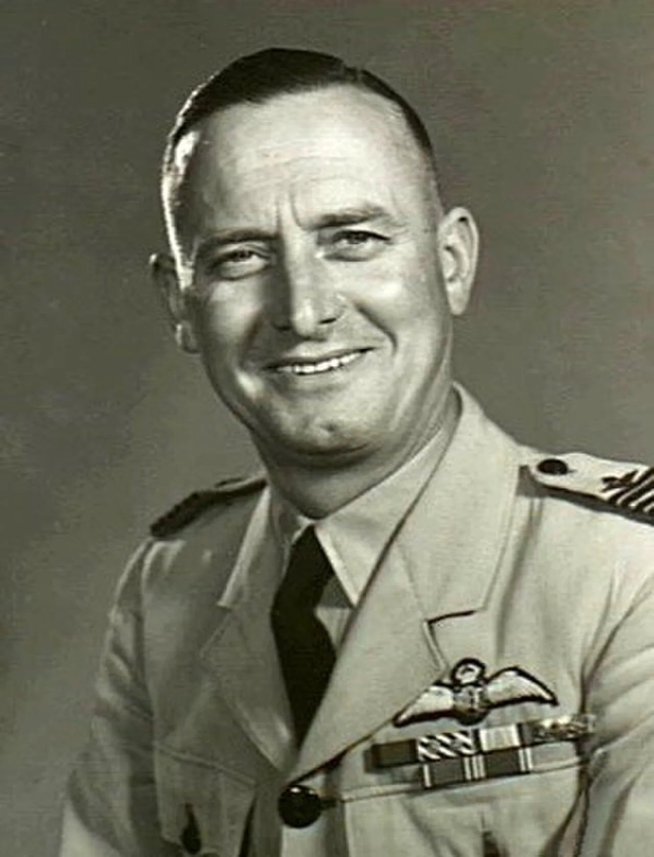 Portrait of Harry Cobby (1894–1955) – memorial page