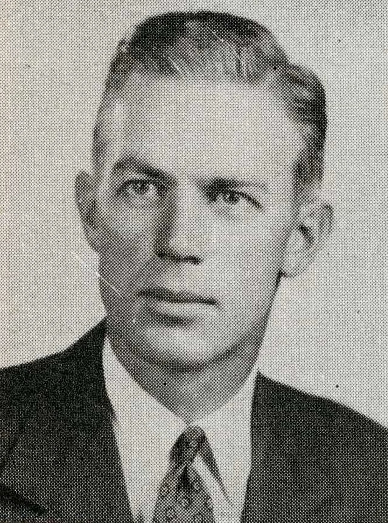 Portrait of William E. Carlson (1912–1999) – memorial page