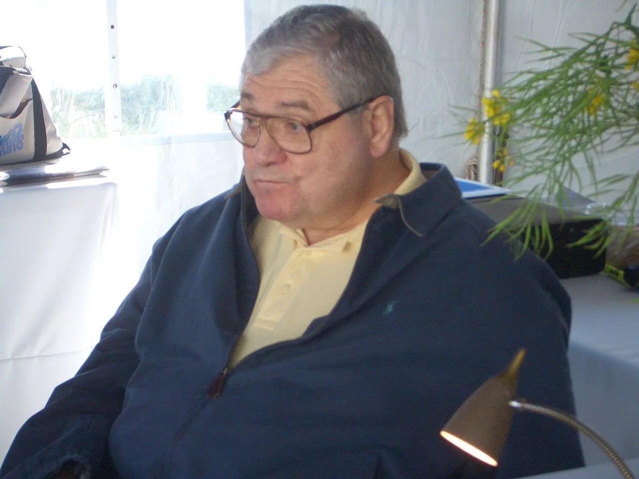 Portrait of Gene Burns (1940–2013) – memorial page