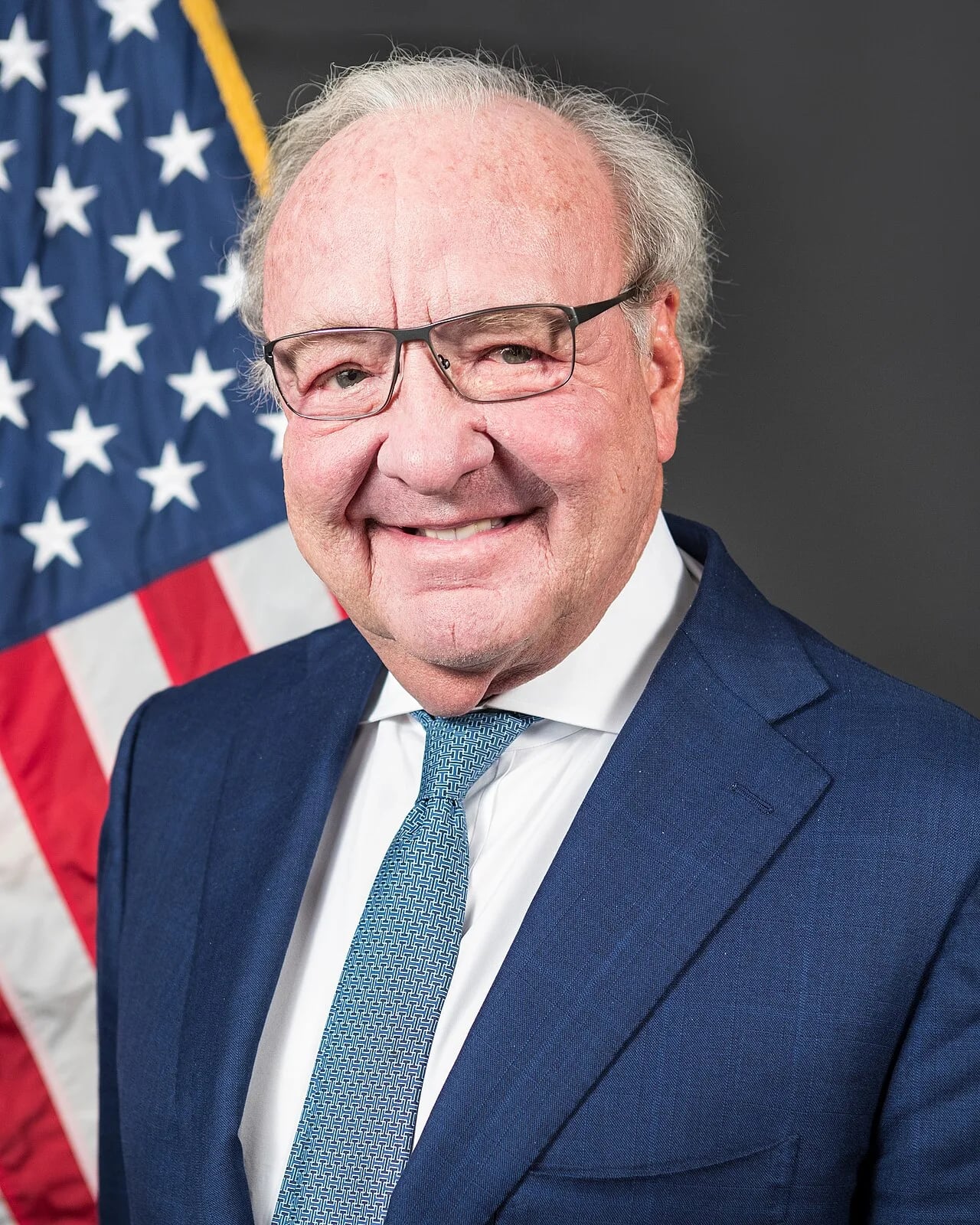 Portrait of Tom Hicks (1946–2025) – memorial page