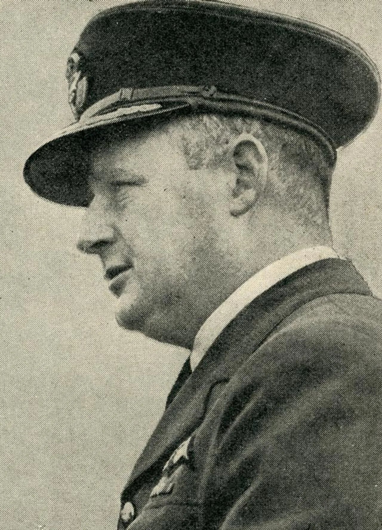 Portrait of Geoffrey Newland Roberts (1906–1995) – memorial page