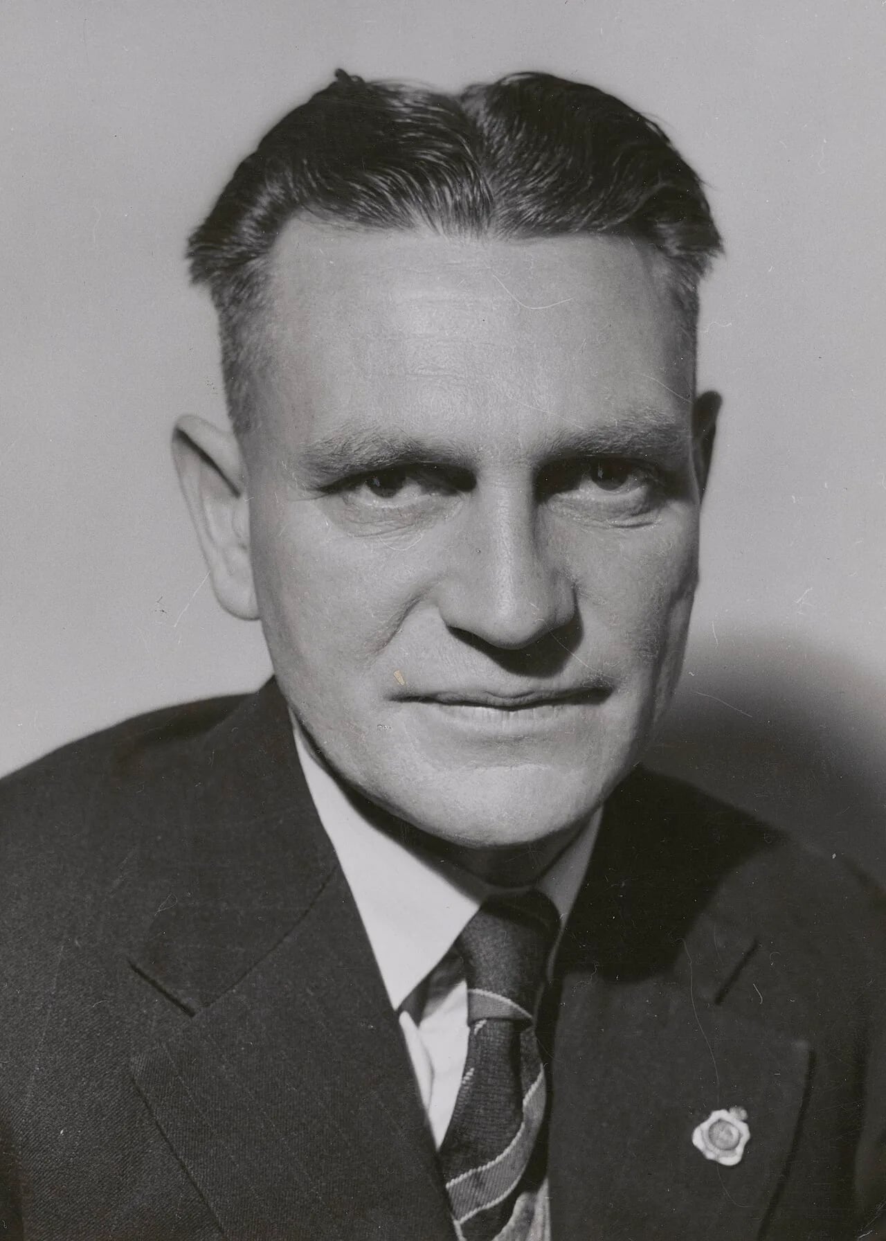 Portrait of George Cole (1908–1969) – memorial page