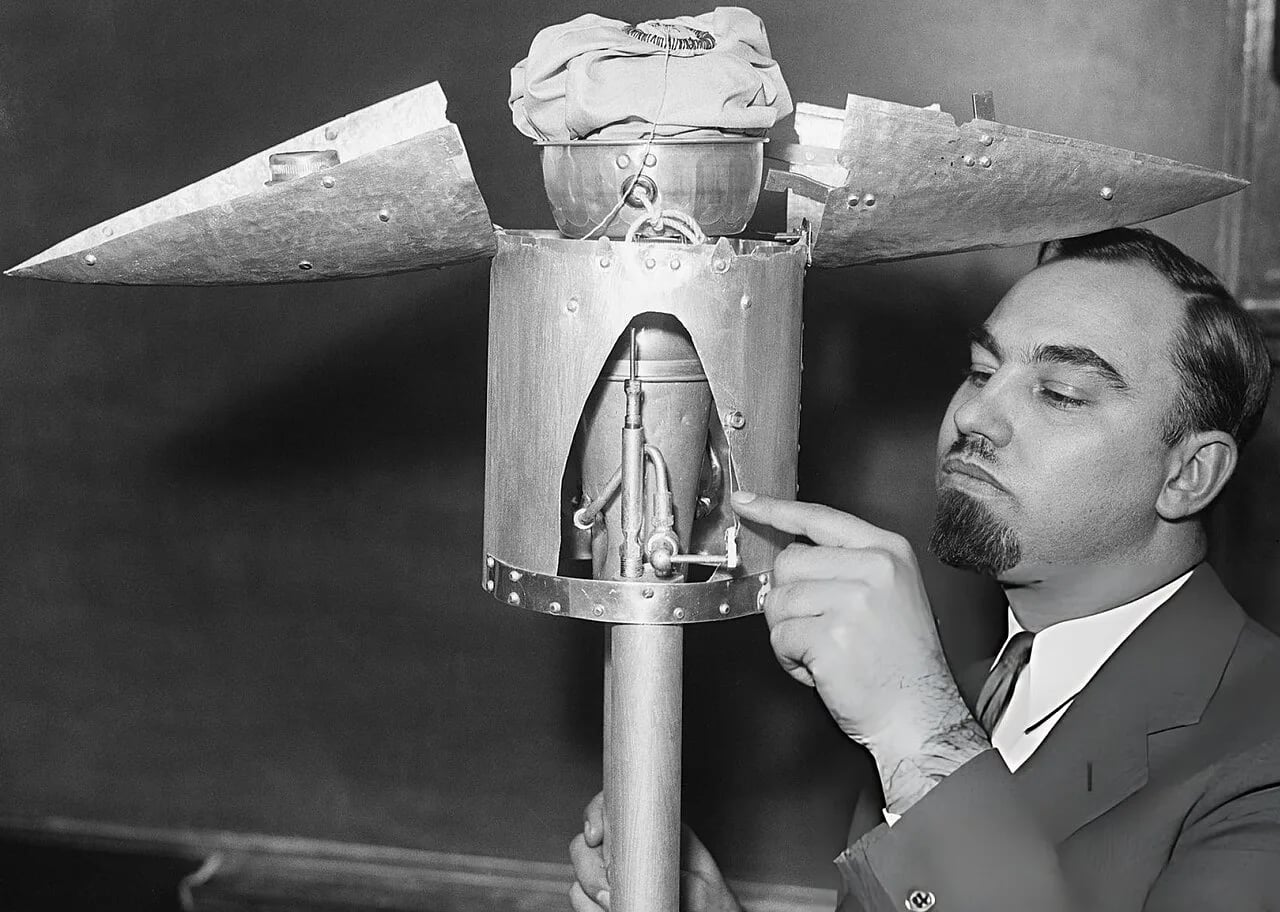 Portrait of George Edward Pendray (1901–1987) – memorial page