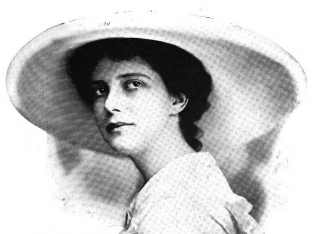 Portrait of Leila McIntyre (1882–1953) – memorial page